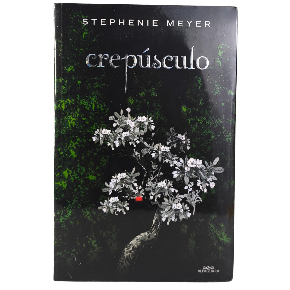 Libro Crepúsculo Autora Stephenie Meyer Editorial Alfaguara Pasta Blanda